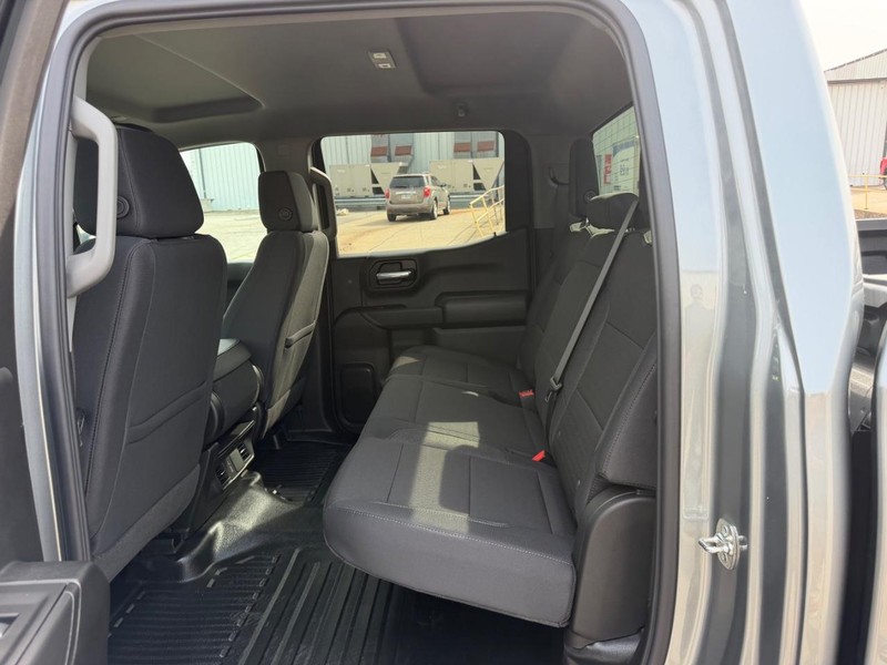 GMC Sierra 1500 Vehicle Full-screen Gallery Image 7