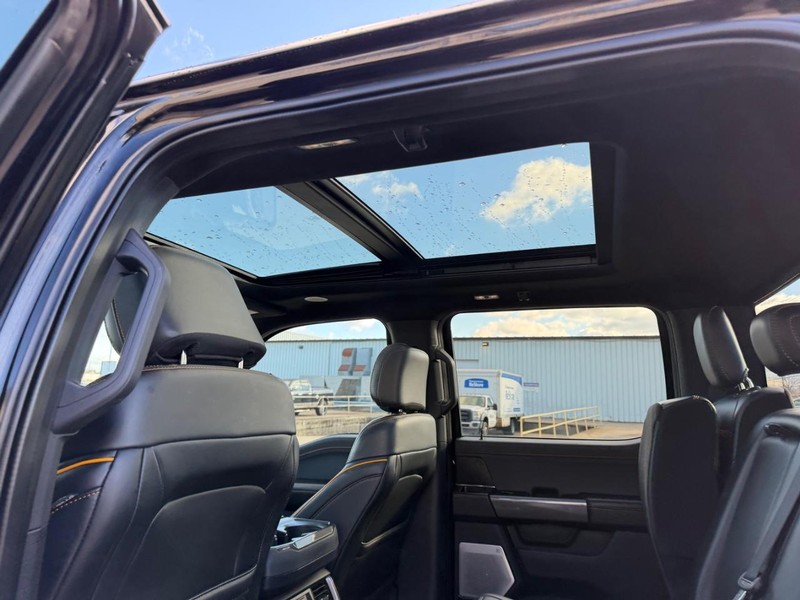 Ford F-150 Vehicle Full-screen Gallery Image 8