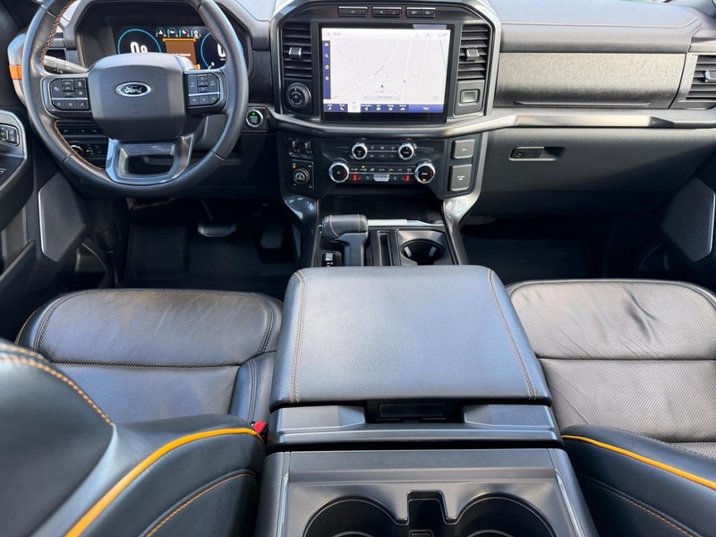 Ford F-150 Vehicle Full-screen Gallery Image 9