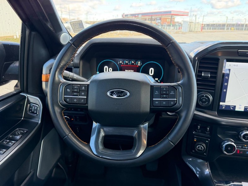 Ford F-150 Vehicle Full-screen Gallery Image 10