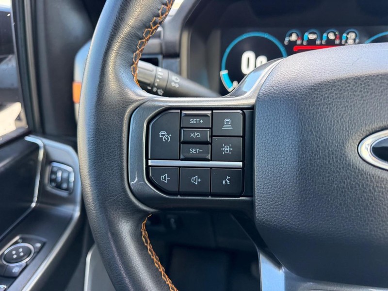 Ford F-150 Vehicle Full-screen Gallery Image 11