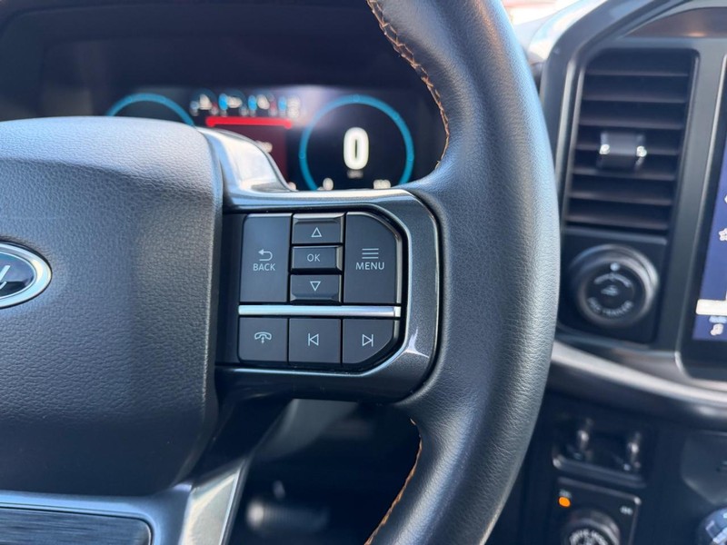 Ford F-150 Vehicle Full-screen Gallery Image 12