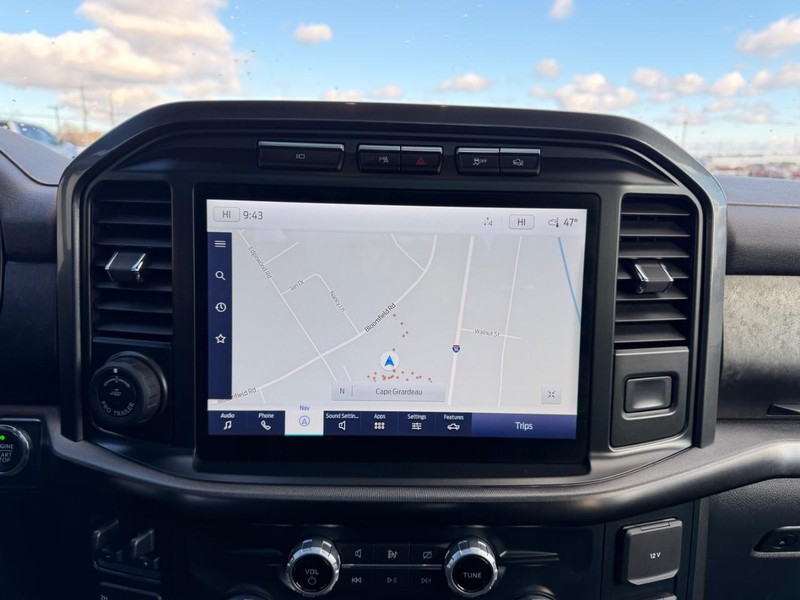 Ford F-150 Vehicle Full-screen Gallery Image 13