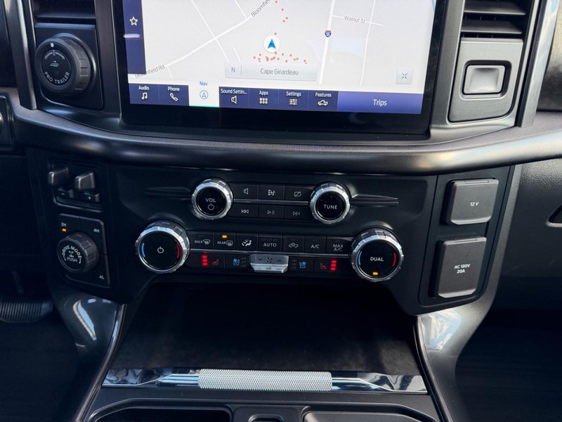 Ford F-150 Vehicle Full-screen Gallery Image 14