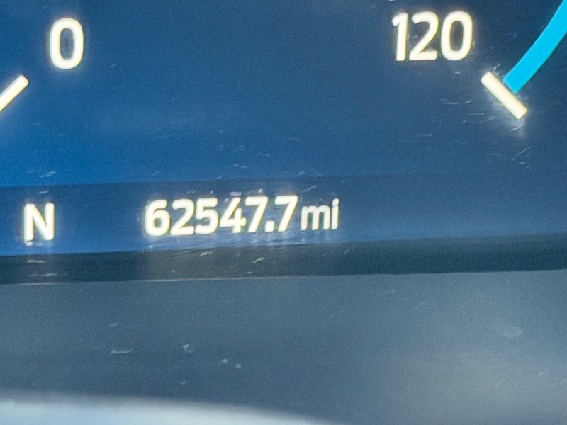 Ford F-150 Vehicle Full-screen Gallery Image 20