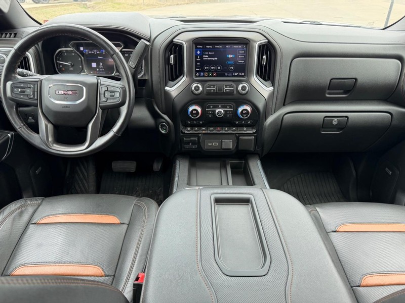 GMC Sierra 2500HD Vehicle Full-screen Gallery Image 9