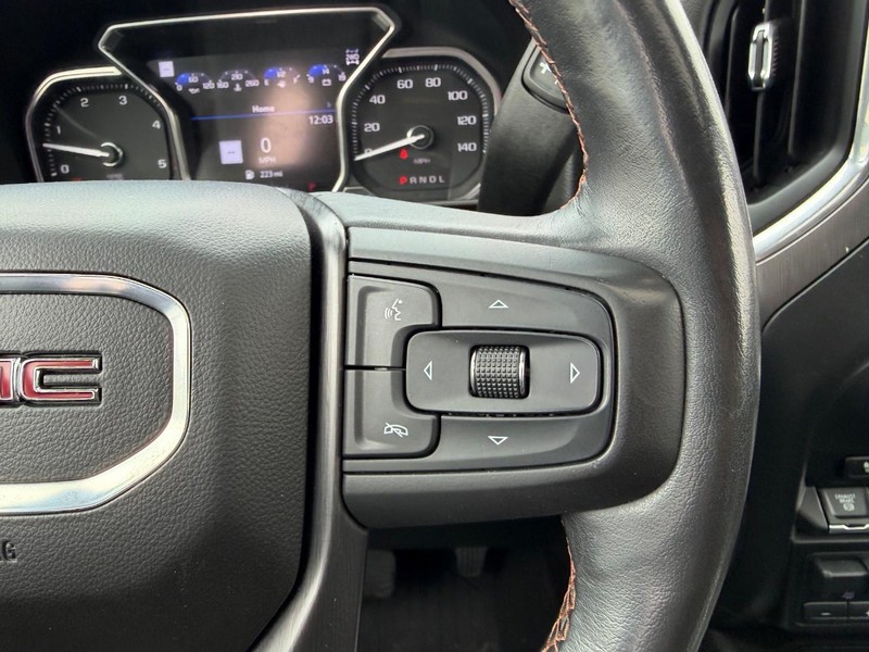 GMC Sierra 2500HD Vehicle Full-screen Gallery Image 12