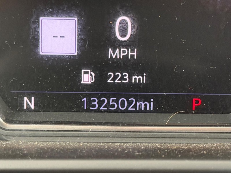 GMC Sierra 2500HD Vehicle Full-screen Gallery Image 19