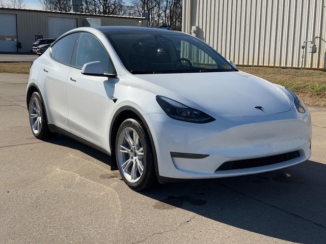 2023 Tesla Model Y Long Range's photo