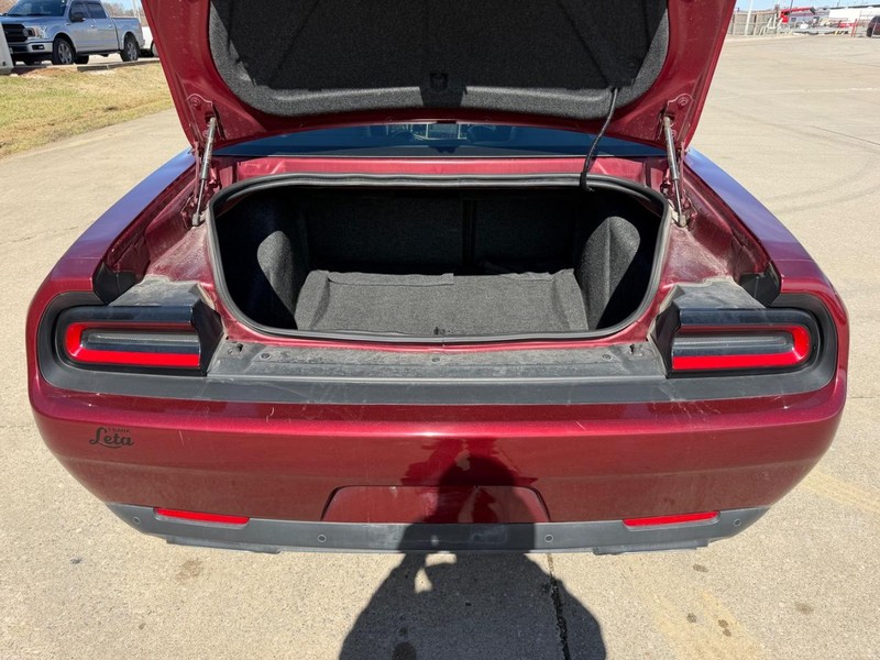 Dodge Challenger Vehicle Full-screen Gallery Image 5