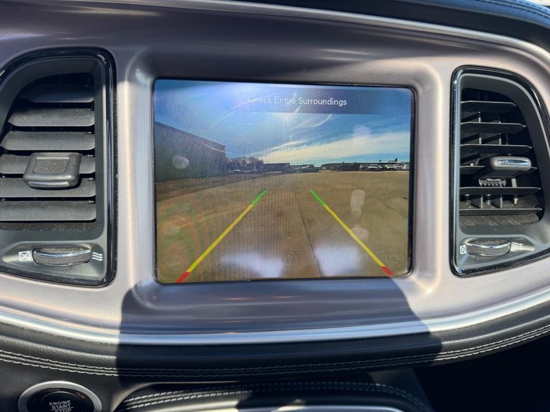 Dodge Challenger Vehicle Full-screen Gallery Image 21