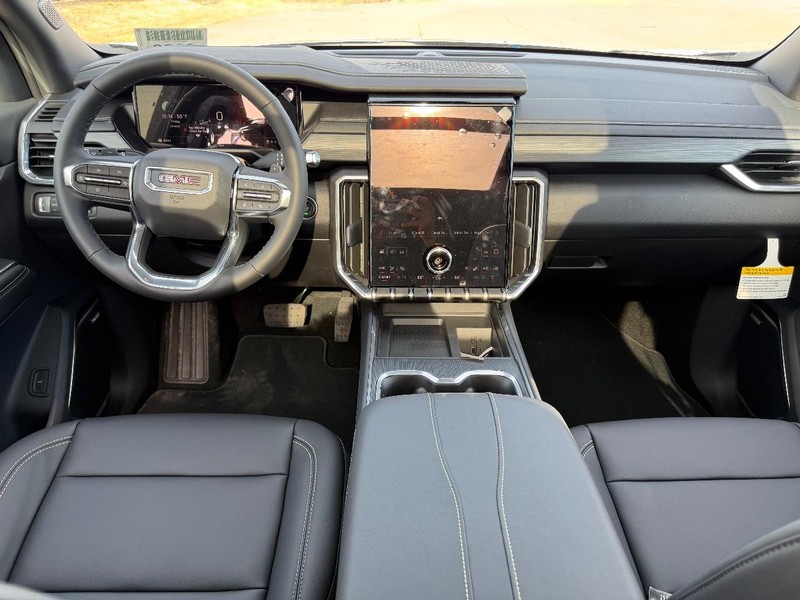 GMC Acadia Vehicle Full-screen Gallery Image 12