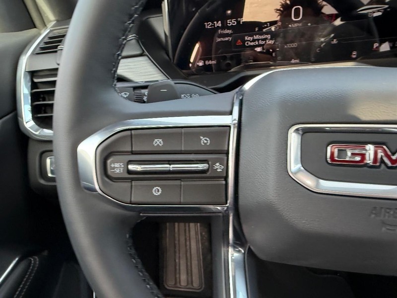 GMC Acadia Vehicle Full-screen Gallery Image 14