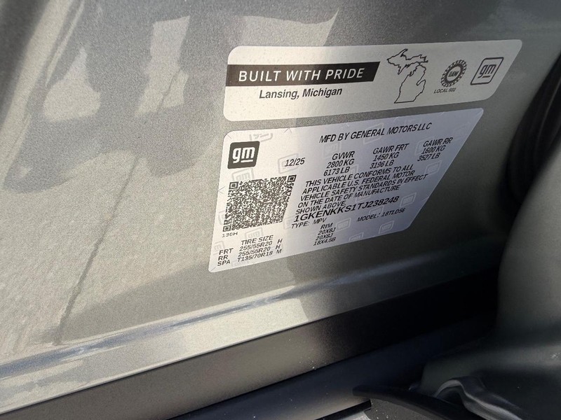 GMC Acadia Vehicle Full-screen Gallery Image 24