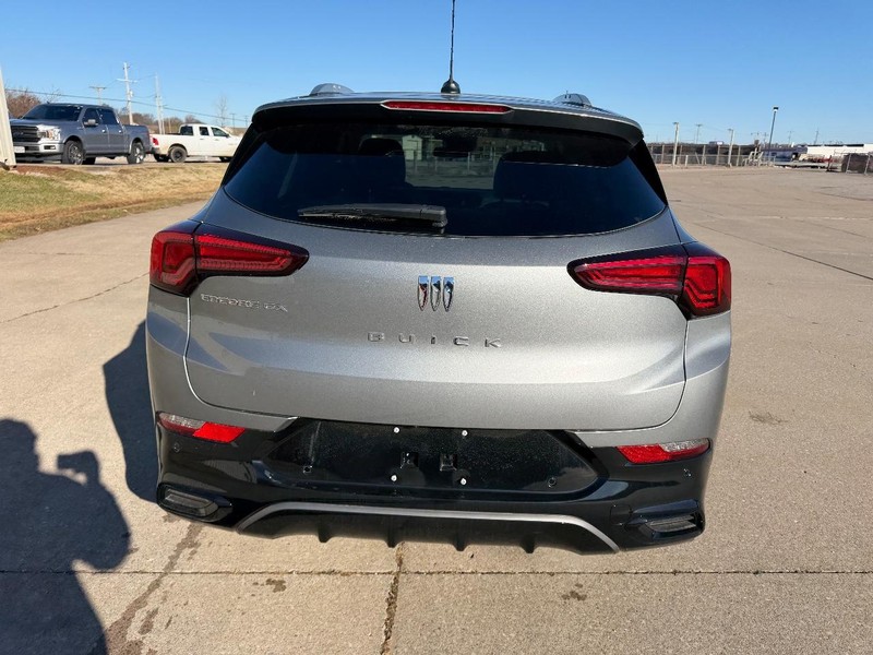 Buick Encore GX Vehicle Full-screen Gallery Image 4