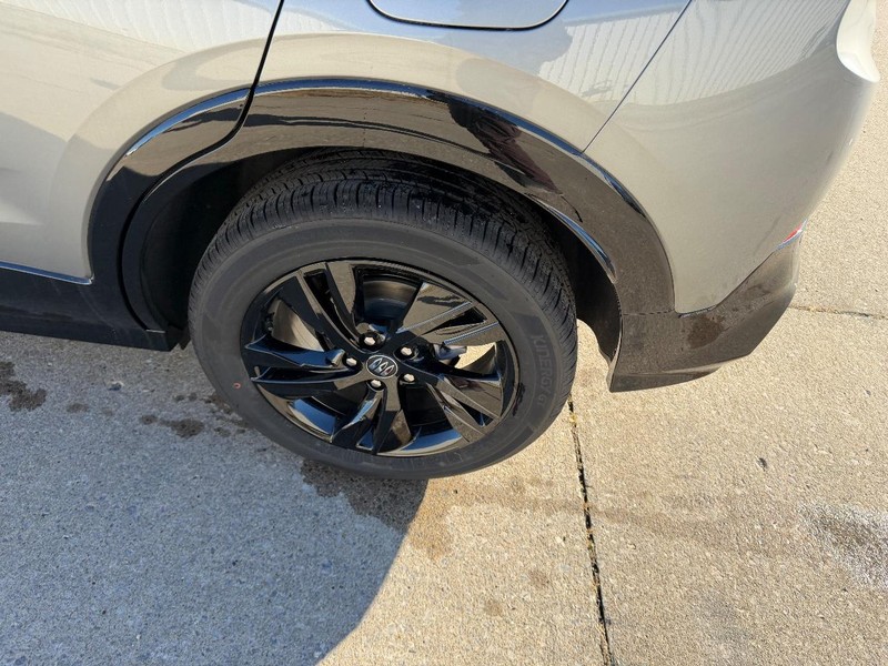 Buick Encore GX Vehicle Full-screen Gallery Image 6