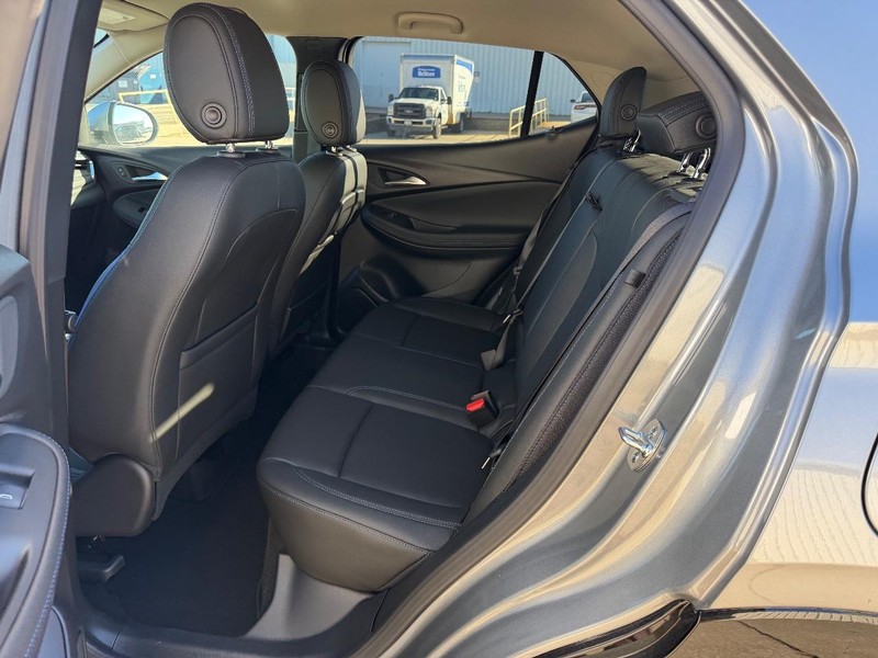Buick Encore GX Vehicle Full-screen Gallery Image 7