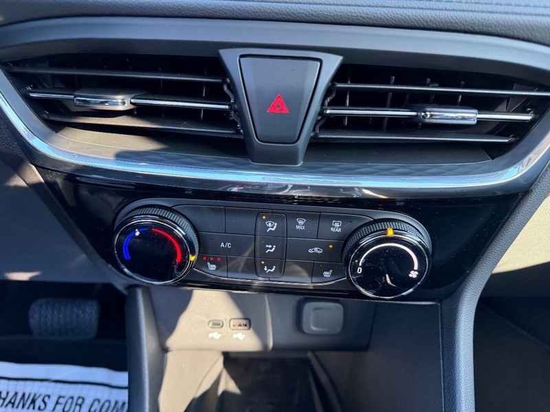 Buick Encore GX Vehicle Full-screen Gallery Image 13