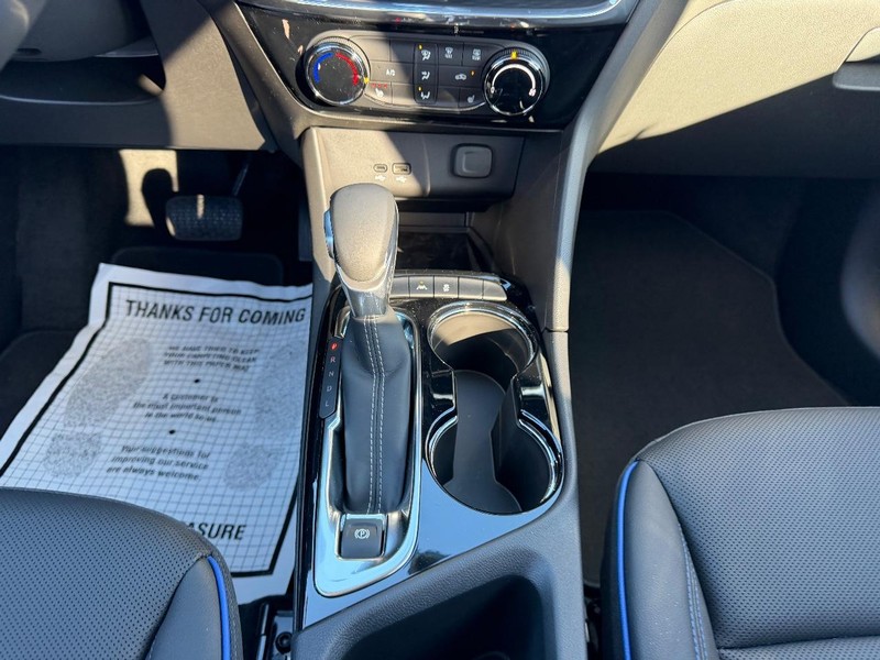 Buick Encore GX Vehicle Full-screen Gallery Image 14