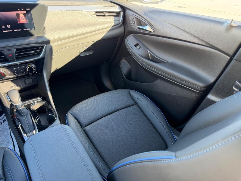 Buick Encore GX Vehicle Full-screen Gallery Image 15