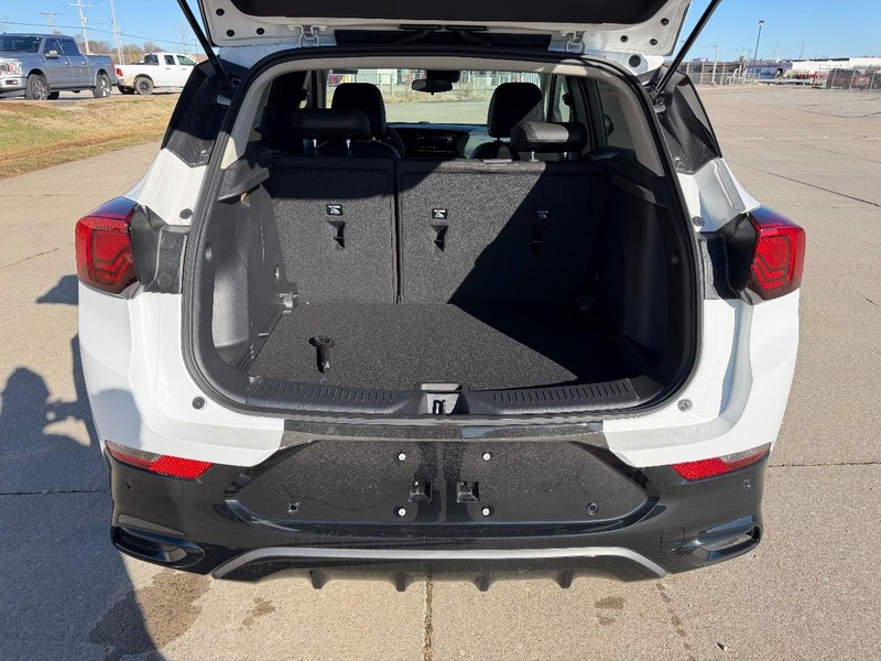 Buick Encore GX Vehicle Full-screen Gallery Image 5