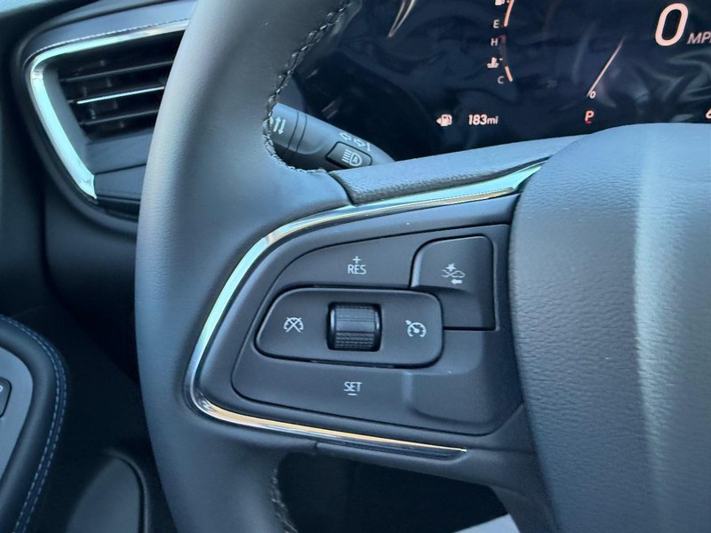 Buick Encore GX Vehicle Full-screen Gallery Image 10