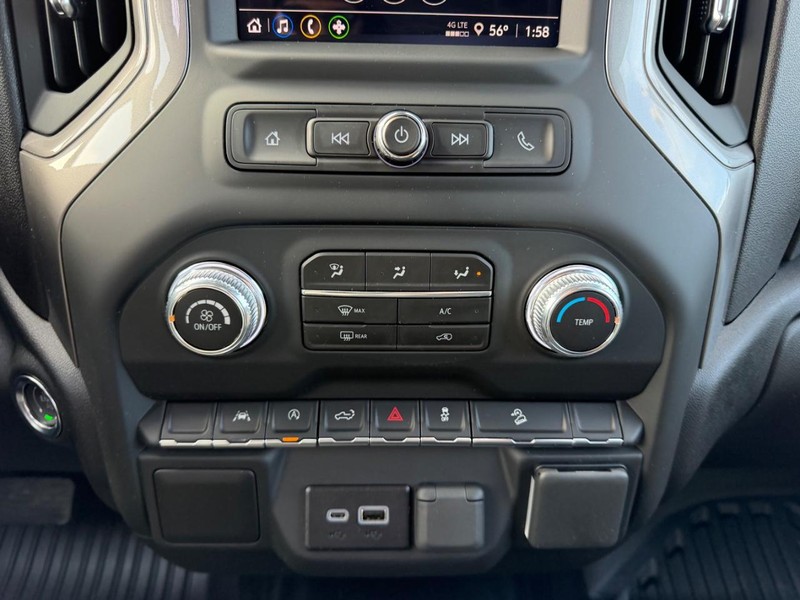 GMC Sierra 1500 Vehicle Full-screen Gallery Image 12