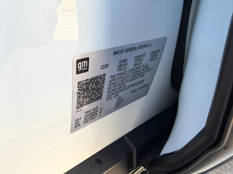 GMC Yukon XL Vehicle Full-screen Gallery Image 26