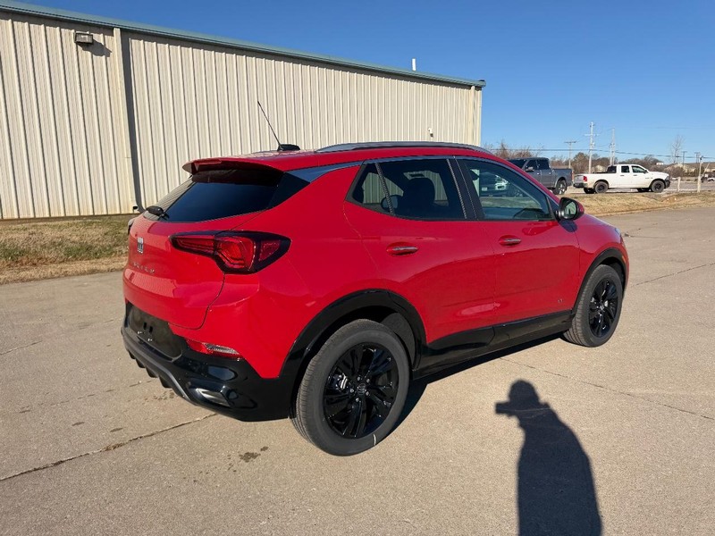 Buick Encore GX Vehicle Full-screen Gallery Image 3