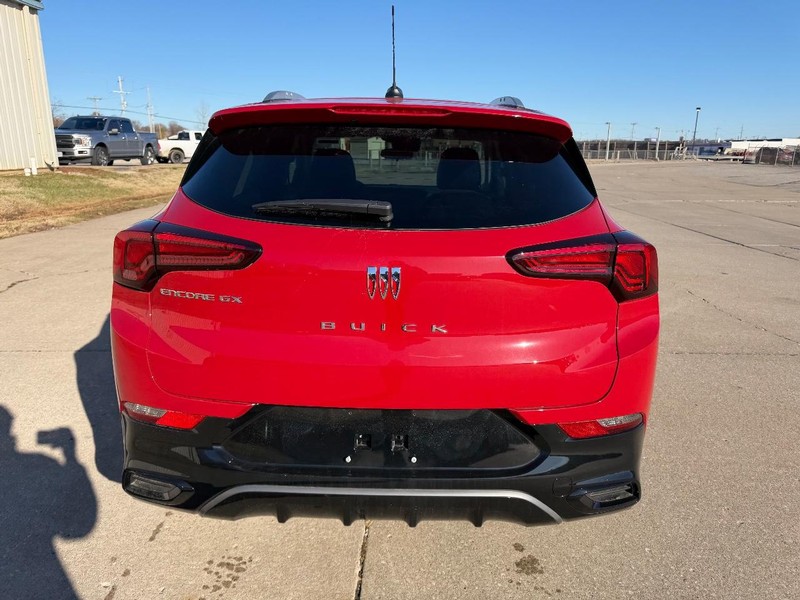 Buick Encore GX Vehicle Full-screen Gallery Image 4