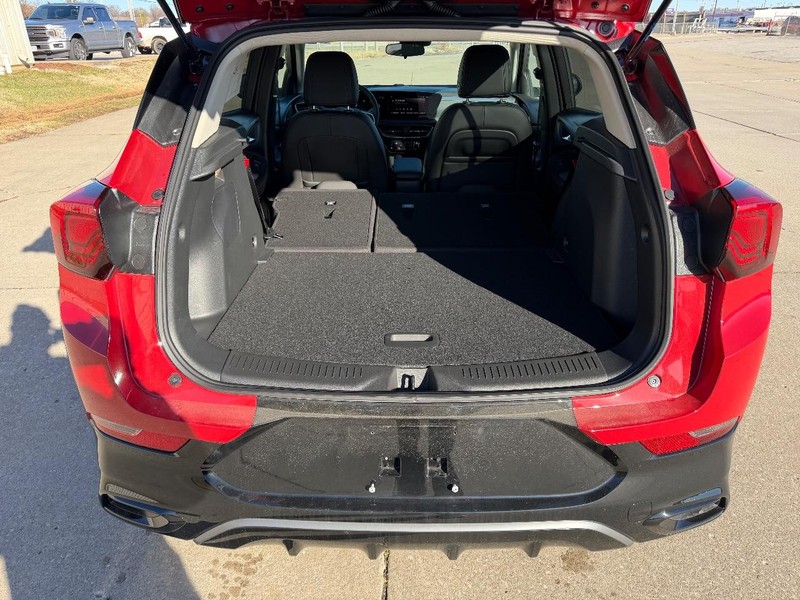 Buick Encore GX Vehicle Full-screen Gallery Image 5