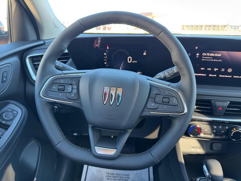 Buick Encore GX Vehicle Full-screen Gallery Image 9