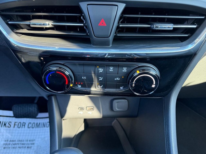 Buick Encore GX Vehicle Full-screen Gallery Image 13