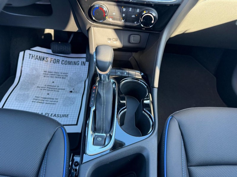 Buick Encore GX Vehicle Full-screen Gallery Image 14