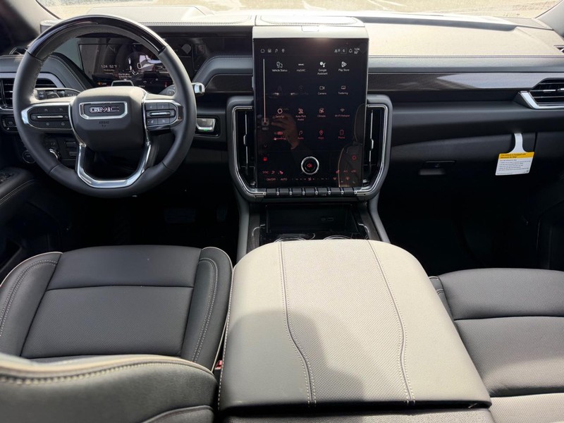 GMC Yukon XL Vehicle Full-screen Gallery Image 16