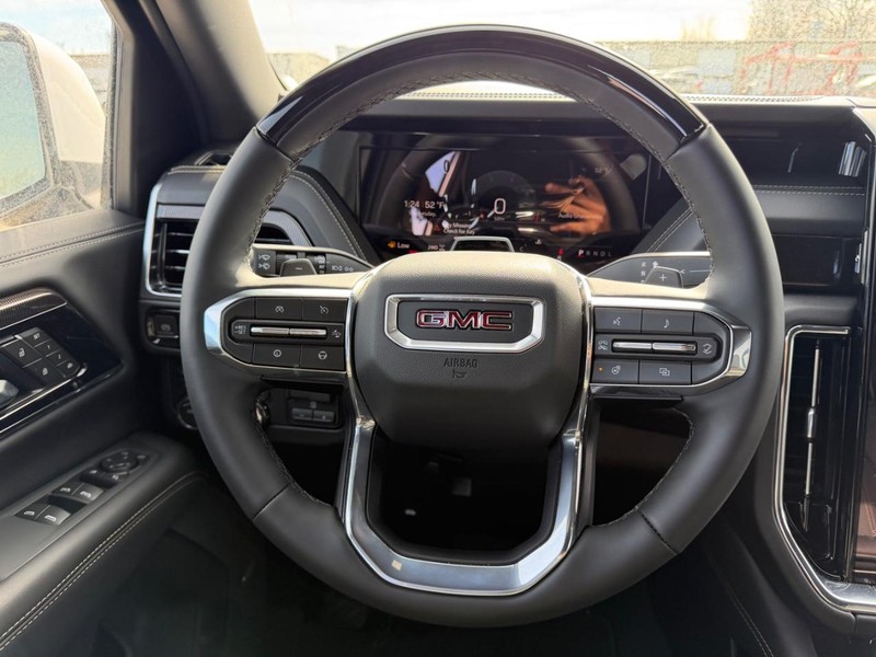 GMC Yukon XL Vehicle Full-screen Gallery Image 17