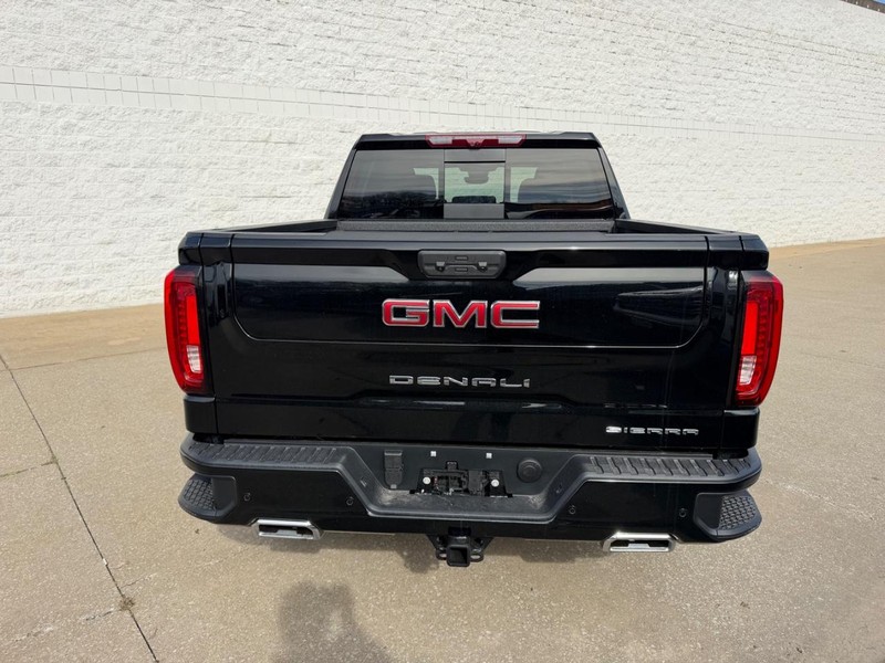 GMC Sierra 1500 Vehicle Full-screen Gallery Image 3