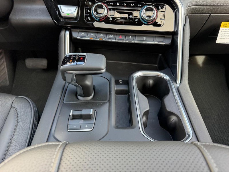 GMC Sierra 1500 Vehicle Full-screen Gallery Image 14