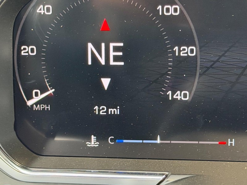 GMC Sierra 1500 Vehicle Full-screen Gallery Image 19