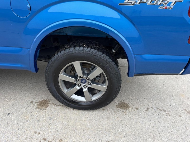 Ford F-150 Vehicle Full-screen Gallery Image 6