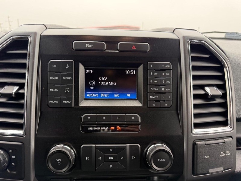 Ford F-150 Vehicle Full-screen Gallery Image 12