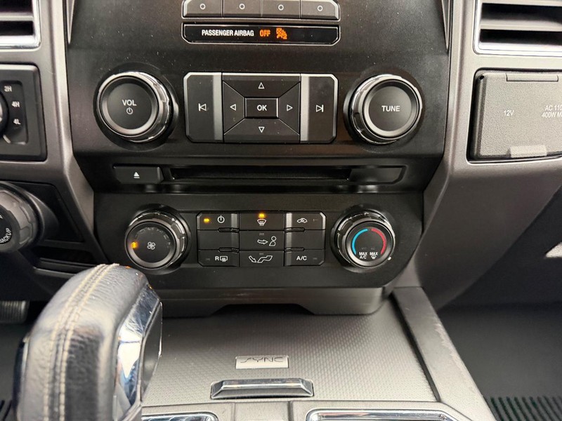 Ford F-150 Vehicle Full-screen Gallery Image 13