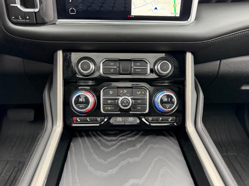 GMC Yukon XL Vehicle Full-screen Gallery Image 18