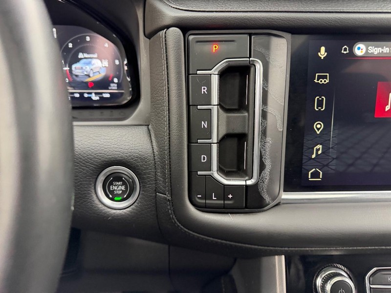 GMC Yukon XL Vehicle Full-screen Gallery Image 19