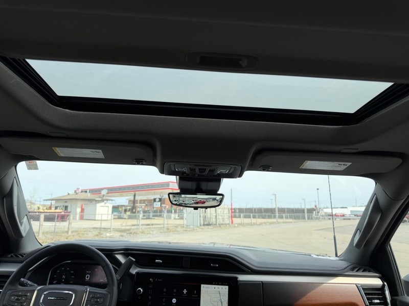 GMC Sierra 3500HD Vehicle Full-screen Gallery Image 9