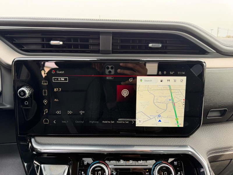 GMC Sierra 3500HD Vehicle Full-screen Gallery Image 13