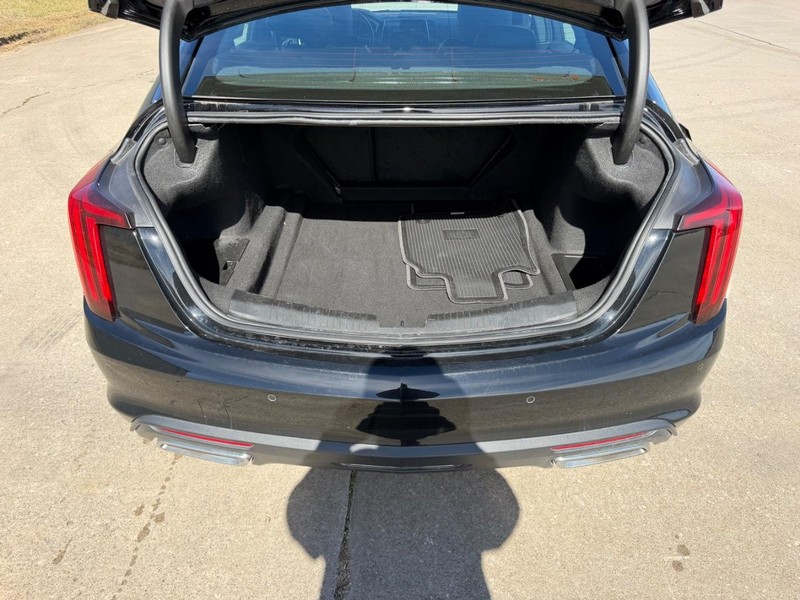 Cadillac CT5 Vehicle Full-screen Gallery Image 5