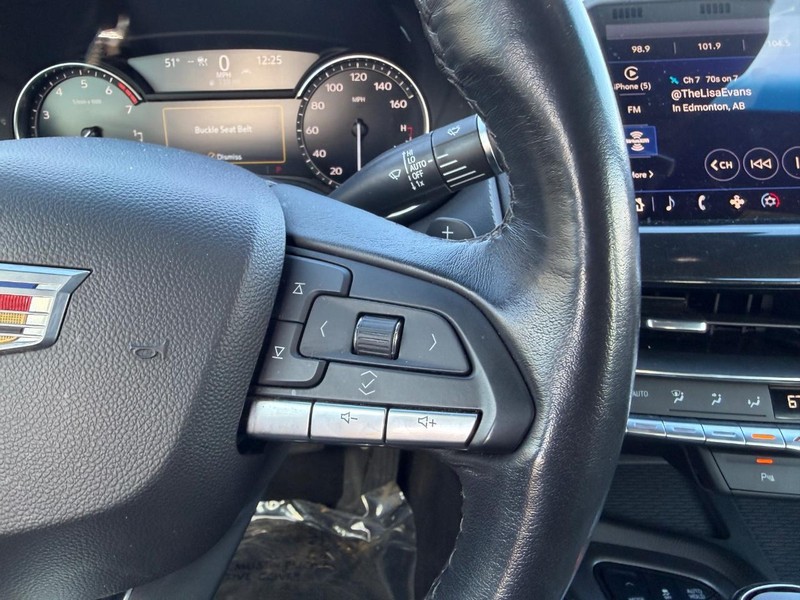 Cadillac CT5 Vehicle Full-screen Gallery Image 11