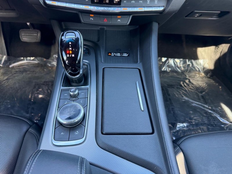 Cadillac CT5 Vehicle Full-screen Gallery Image 14