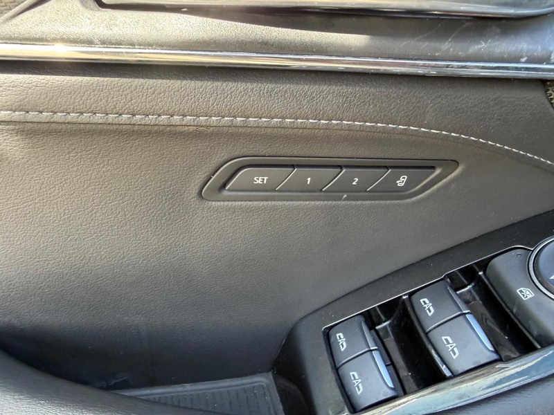 Cadillac CT5 Vehicle Full-screen Gallery Image 17